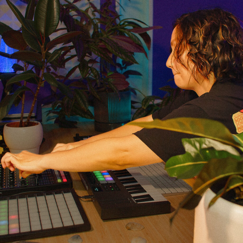 01 youtube profile pic ellatronix